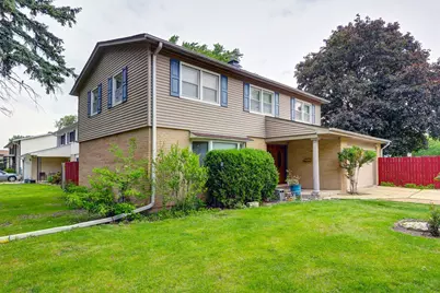 1423 S Cypress Drive, Mount Prospect, IL 60056 - Photo 2