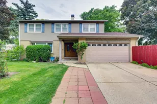 1423 S Cypress Dr, Mount Prospect, IL 60056 - Photo 1