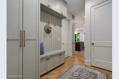 855 W Lill Avenue #2, Chicago, IL 60614 - Photo 2