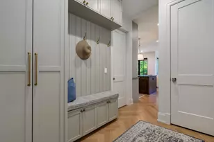 855 W Lill Ave, Chicago, IL 60614 - Photo 2