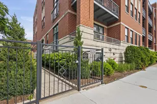 4011 N Francisco Ave, Chicago, IL 60618 - Photo 2
