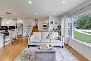 1316 W Plymouth Ct, Arlington Heights, IL 60004 - Photo 4
