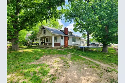 214 S Bush Avenue, Hurst, IL 62949 - Photo 2