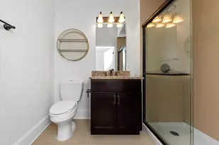 2500 Green Bay Rd, Evanston, IL 60201 - Photo 8