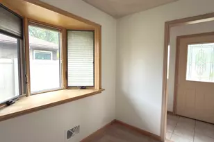 910 Catherine St, Joliet, IL 60435 - Photo 20