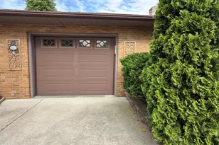 910 Catherine St, Joliet, IL 60435 - Photo 12
