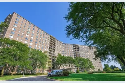 7141 N Kedzie Avenue #912, Chicago, IL 60645 - Photo 1