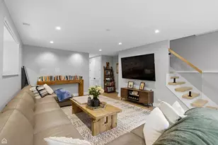 2137 W Ohio St, Chicago, IL 60612 - Photo 22