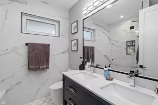2137 W Ohio St, Chicago, IL 60612 - Photo 16