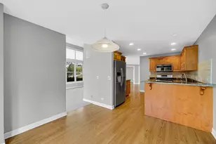 815 King Henry Ln, Saint Charles, IL 60174 - Photo 8