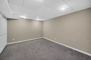 815 King Henry Ln, Saint Charles, IL 60174 - Photo 22
