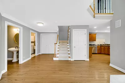815 King Henry Lane, Saint Charles, IL 60174 - Photo 4
