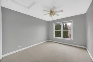 815 King Henry Ln, Saint Charles, IL 60174 - Photo 16