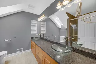 815 King Henry Ln, Saint Charles, IL 60174 - Photo 20