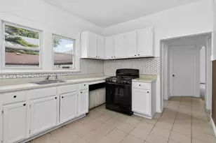 1112 Hartrey Ave, Evanston, IL 60202 - Photo 4