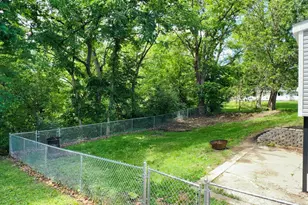 207 Hillman St, Washington, IL 61571 - Photo 12