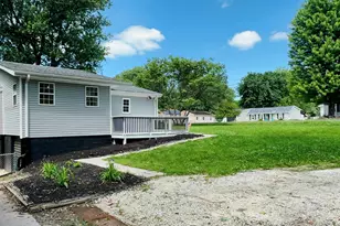 207 Hillman St, Washington, IL 61571 - Photo 6