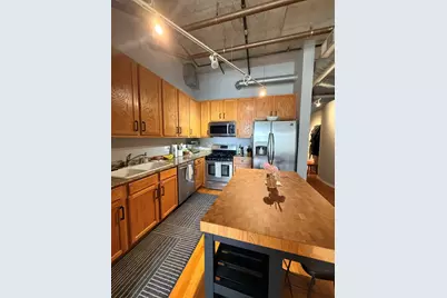 933 W Van Buren Street #823, Chicago, IL 60607 - Photo 2