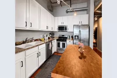 933 W Van Buren Street #823, Chicago, IL 60607 - Photo 4