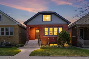 4829 W Strong St, Chicago, IL 60630 - Photo 2