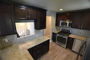 7852 Sprucewood Ave, Woodridge, IL 60517 - Photo 16