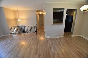 7852 Sprucewood Ave, Woodridge, IL 60517 - Photo 8
