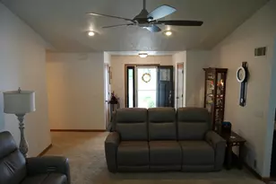 623 Magnolia Ln, Ottawa, IL 61350 - Photo 6