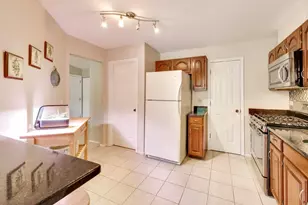 1508 Seville Ct, Wheeling, IL 60090 - Photo 8