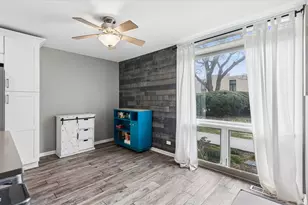 20 Oak Tree Ct, Elmhurst, IL 60126 - Photo 10