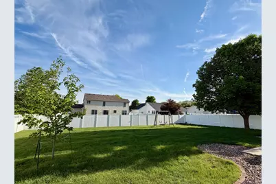 305 Prairieview Drive, Hudson, IL 61748 - Photo 32