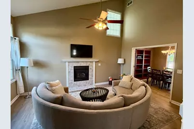 305 Prairieview Drive, Hudson, IL 61748 - Photo 4