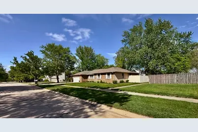 704 Wesley Avenue, Savoy, IL 61874 - Photo 4