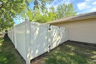 704 Wesley Ave, Savoy, IL 61874 - Photo 12