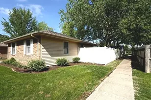 704 Wesley Ave, Savoy, IL 61874 - Photo 14