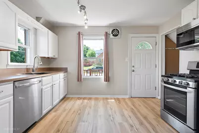 33191 N Sunset Avenue, Grayslake, IL 60030 - Photo 8