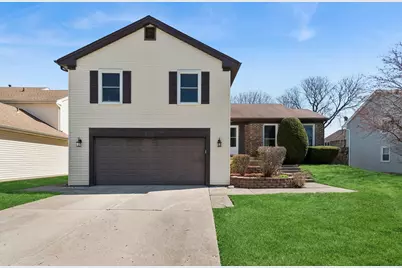 917 Shambliss Lane, Buffalo Grove, IL 60089 - Photo 2