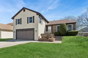 917 Shambliss Ln, Buffalo Grove, IL 60089 - Photo 1