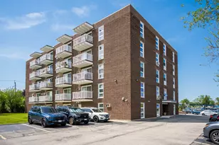7225 W Higgins Ave, Chicago, IL 60656 - Photo 1