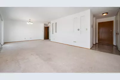 7225 W Higgins Avenue #502, Chicago, IL 60656 - Photo 4