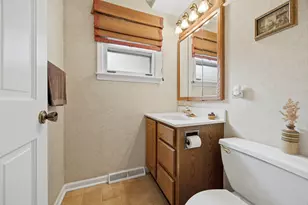 27W231 Bolles Ave, Winfield, IL 60190 - Photo 12