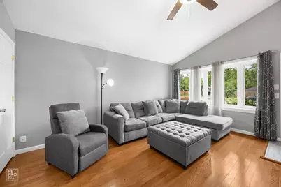 167 Ridgewood Avenue, Bensenville, IL 60106 - Photo 2