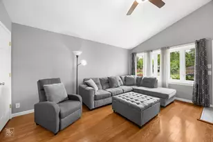 167 Ridgewood Ave, Bensenville, IL 60106 - Photo 2