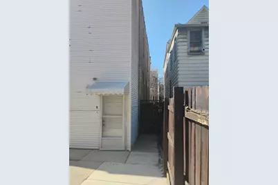2441 N Hamlin Avenue, Chicago, IL 60647 - Photo 32