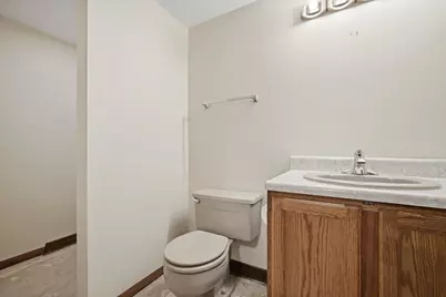 2710 E Washington Street, Bloomington, IL 61704 - Photo 16