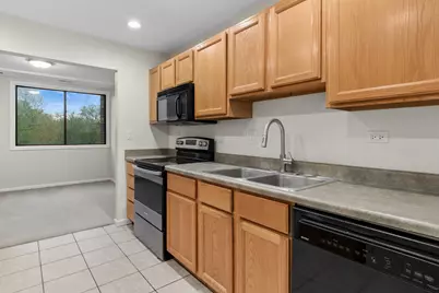 460 Raintree Court #2N, Glen Ellyn, IL 60137 - Photo 10