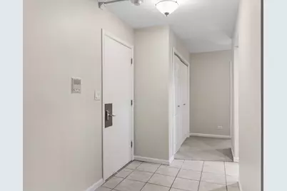 460 Raintree Court #2N, Glen Ellyn, IL 60137 - Photo 4