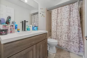 11201 S Helena Dr, Palos Hills, IL 60465 - Photo 40