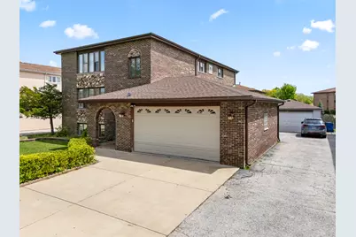 11201 S Helena Drive, Palos Hills, IL 60465 - Photo 2