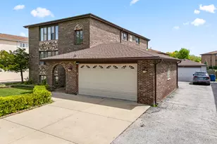 11201 S Helena Dr, Palos Hills, IL 60465 - Photo 2