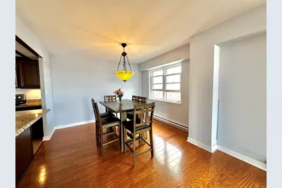 141 N La Grange Road #702, La Grange, IL 60525 - Photo 4